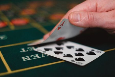 xì tố trực tuyến Kubet
